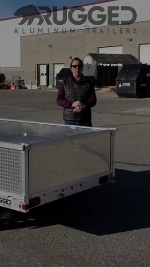 Auto-latching tailgate. #utilitytrailer #opentrailers #aluminumtrailer