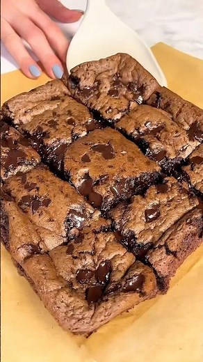 FUDGY GLUTEN FREE DAIRY FREE BROWNIES