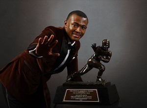 DeVonta Smith gana el Heisman