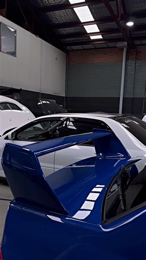 Mitsubishi Lancer Evolution VII The Mitsubishi Evo 7 was launched in 2001 and marked a major upgrade compared to previous generations. It was the first Evo based on the new CT9A chassis and shared more platform DNA with the regular Lancer Cedia. 💬 Why Evo 7 is Loved Evo 7 keeps the legendary 4G63 turbo power and raw driving feel, but with a more modern and aggressive body compared to Evo 3–6. It’s a perfect balance between old-school mechanical feel and newer technology. “Evo 7 isn’t just a car