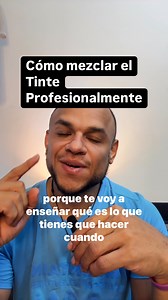¡Descubre las proporciones de mezcla de tintes! En este video, te enseño las proporciones de mezcla de tintes para diferentes objetivos: - *Cubrir canas:* 1 1 (igual cantidad de tinte y peróxido) - *Cabello sin canas:* 1 1.5 (una cantidad de tinte por una cantidad y media de peróxido) - *Matizar:* 1 2 (una cantidad de tinte por dos de peróxido) *Sigue mis pasos y descubre cómo:* - Utilizar las proporciones correctas para lograr el resultado deseado. - Evitar errores comunes en la mezcla de tinte