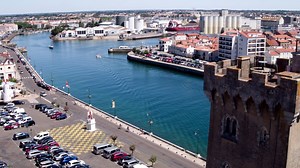 697 reactions · 501 shares |  Survolez Les Sables d'Olonne et partez à la découverte du chenal, des ports, de la grande plage, du remblai et de sa douceur de vivre ! ⛵ | En Vendée | Facebook