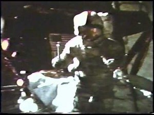 Apollo 15 feather and hammer drop experiment 1971 astronaut David Scott demonstrates Galileo theory