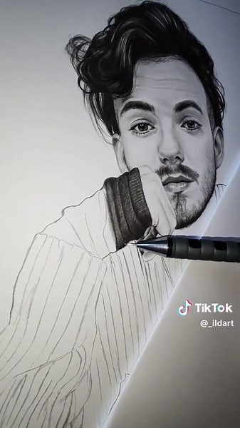 The Art of Azahriah: Drawing Portraits with Ildarrt