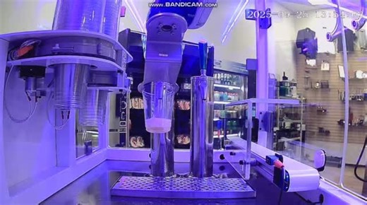 Steins up for Krowne at Chranetoberfest!👑 OTTO joined the fun, keeping glasses full of perfectly poured German pils and lagers all day long! 🤖✨ #poweredbykrowne #OTTO #RoboticDispensing #Chranetoberfest #MasterTap #theperfectpour | Krowne