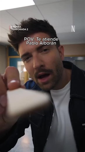 Alboranista para el mundo 🖤 on Instagram: "🤣🤣 ▪︎ ▪︎ #pabloalboran #pabloalborán #alboranista #info #cirujano #informacion #madridespaña #madrid #trailer #médico #medicos #felicidad #feliz #2025 #malaga ##netflx #music #respira2 #movistararena #info #amor #tomarsol #serie #respira #km0"