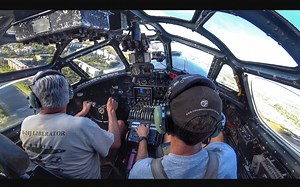 第一视角 驾驶 B-24 轰炸机！