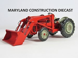 Ford 641 Workmaster Tractor & 725 Loader 1/16 Scale Diecast Model by Ertl Precision