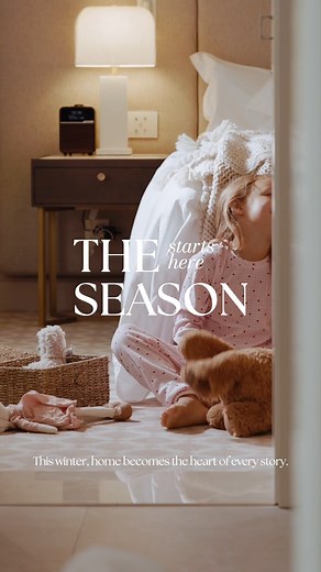 Sezona toplih trenutaka počinje kod kuće.​ U sporim jutrima, zagrljaju omiljene igračke i sitnicama koje mirišu na radost.​ Art direkcija: @vanjaam Video: @peno.media Makeup: @marijastosicmua Hair:@zvezdanahair Models: @kat_filipovic | Extreme Intimo | Facebook