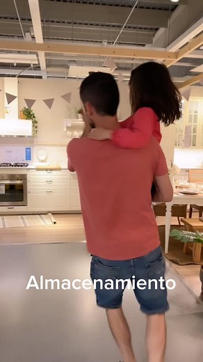 Almacenamiento camper [Parte 2] No hay nada como poner un poco de orden en los armarios de la cocina, no os parece? 🥰 Quería meter todo el almacenamiento en este vídeo (zona higiene, armarios de la ropa y demás) pero no me entraba en el vídeo 🥹🥹 lo dejaremos para la parte 3 🥰 Os gusta como ha quedado la organización en la cocina? Contadme 😍 #camper #organizacion #storage #family | Peace Love Vegan