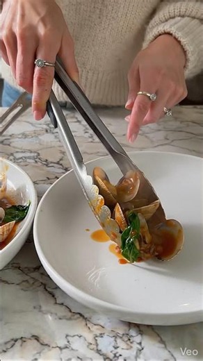 Spicy Garlic Clams