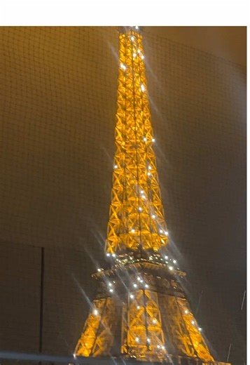 This whole scene is such a mood with the rain 😮‍💨