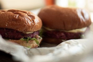 The Biggest Dining Trends to Watch in 2022, According to the Pros