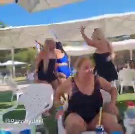 υπάρχει πιο ΑΣΧΗΜΗ ράτσα σε όλο τον πλανήτη;τα pugs τους ανθρώπινου είδους ρε φίλε