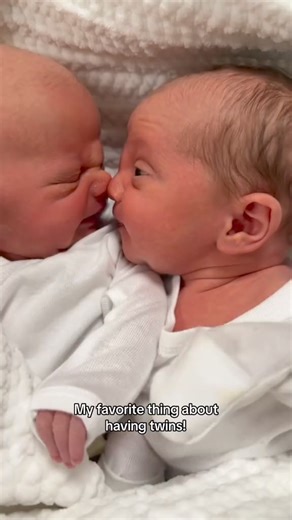 #twins #twinmom #momtotwins #momtomultiples #momto5 #twinmama #twinsoftiktok #motherhoodjourney #motherhoodisbeautiful | Twin pregnancy