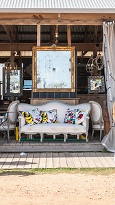 Planning ahead for Round Top’s most anticipated seasons ✨ The 2026 Winter Antiques Show returns January 22–25, followed by the Spring Antiques Show in March, when Round Top comes alive with designers, dealers, creatives, and collectors from around the country. Spring Show dates: • @bluehillsatroundtop | March 14–28 • @barwfieldwarrentontx | March 12–28 • @bigredbarnroundtop | March 22–28 • @marburgerfarm | March 24–28 Days filled with treasure hunting, evenings spent unwinding in the country, an