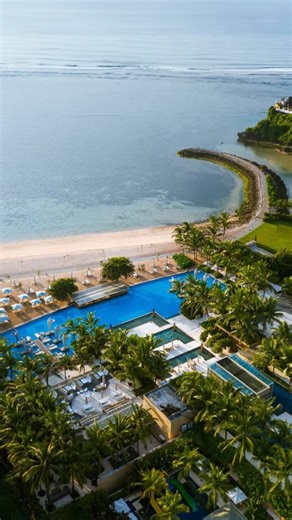 Luxury Escapes’ bestselling Bali resort is officially back! 🌴✨ Experience premium luxury at The Mulia, offering all-suite indulgence on Nusa Dua’s shores. Enjoy daily breakfast, nightly dinner, two hours of daily free-flow cocktails and more when you book at the link in bio! | Luxury Escapes