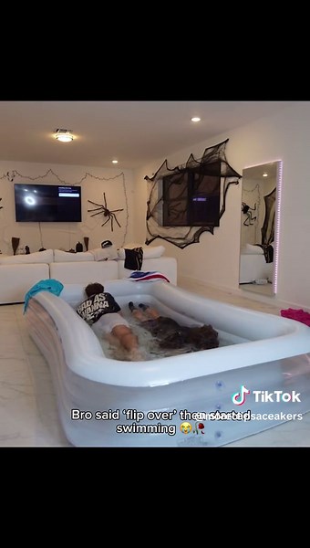 Swimmin' in the House Clips with Aceakers