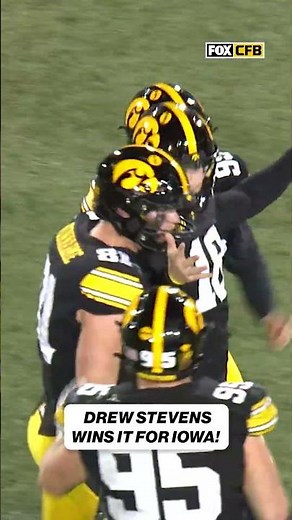 Drew Stevens WALK-OFF GF on Senior Day 👏 #iowa #hawkeyes #collegefootball #cfb #fieldgoal