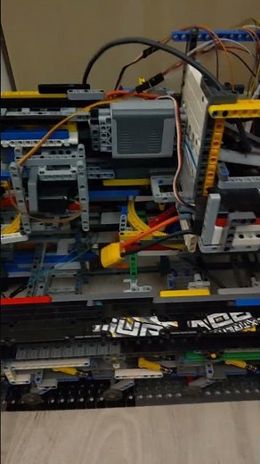 Assembling the legotank #legotechnicmoc #machine #lego #legotank