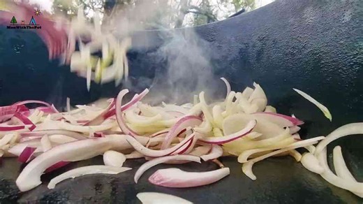 The best burger with ribs and thin scrambled eggs! You won't find such a burger anywhere