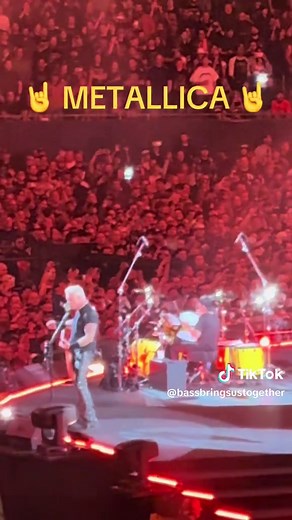 🤘🔥 Metallica Live Chicago! Full house great times 🍻 #love #music #metallica #live #chicago #loud #pumped #icon #legends