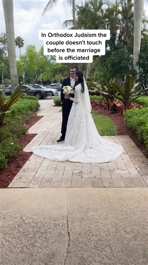 Beautiful Jewish Wedding: First Look and Traditions