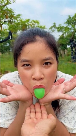 😱 Object Suddenly Falls Out of the Mouth! You Won’t Believe What Happened!#trending #funny