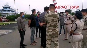 6 STUDENT BODIES AGITATE IN FRONT OF AIRPORT DEMANDING INSTITUTIONAL OR COMMUNITY QUARANTINE FOR ALL INCOMING PASSENGERS | Impact TV Manipur