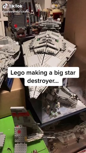 Creating a Mini Star Destroyer with LEGO