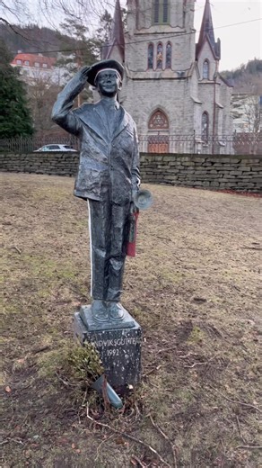 This church was Formerly serving as one of Norway’s largest parishes with over 20,000 members, the church is a, landmark in the historic, wooden-house neighborhood of Sandviken. Sandvikskirken is a 19th-century Neo-Gothic parish church located in the Sandviken neighborhood of Bergen, Norway. Inaugurated on December 30, 1881, it serves as a prominent landmark and the main church for the Sandviken parish 🇳🇴 Video location: Around Sandvikskirken, Bergen 🇳🇴 #BergenVibes #norwayexpert #bergenlove