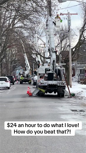 Discover the Joy of Being a Lineman: $24 an Hour