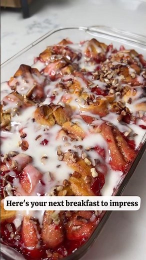 Your Next Breakfast To Impress / Cinnamon Roll Breakfast Casserole