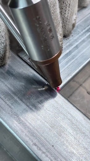 Máy Hàn Laser Mini - Giải Pháp Tuyển Thợ Hàn Hiệu Quả
