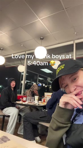 I’m really gonna miss this when I transfer #waffle #wafflehouseshenagins #momsoftiktok #fypシ゚viral #serverlife