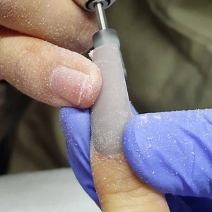 70K views · 540 reactions | Easy tutorial how to apply Chrome! . . New Platinum chrome Acrylic color Number #41 Available today Www.Designedbytonyly.com | Tony's Nails | Facebook