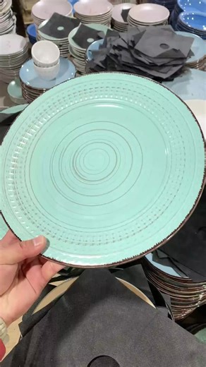 Ceramic Tableware Your Customers Will LOVE! Durable, stylish, and affordable – find ceramic dinnerware that stands out on the shelves!