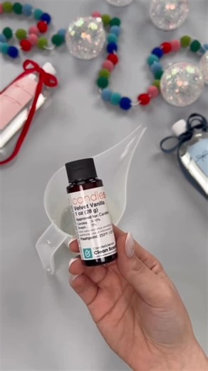 candlescience on Instagram: "Transform an ordinary bath into a cozy retreat by adding your favorite body-care compatible fragrance oil for a silky, aromatic soak.🫧 This is the perfect DIY for the last few names on your list or, if you’re already finished with your holiday prep, it’s the ultimate way to reward yourself for a job well done. 📋Are you already finished with your holiday list, or are you still working on some handmade gifts? #soapmaking #bubblebath #homefragrance #bathandbody #candl