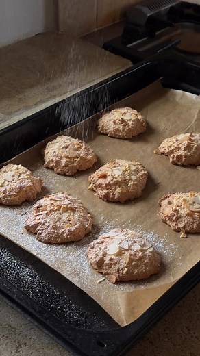 Easy 3 Ingredients Macarons Recipe from Saint-Emilion