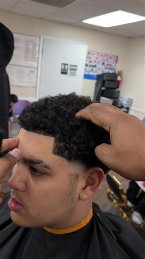 Como marcar los contornos o cerquillo#tutorial #barber #contorno #cerquillo