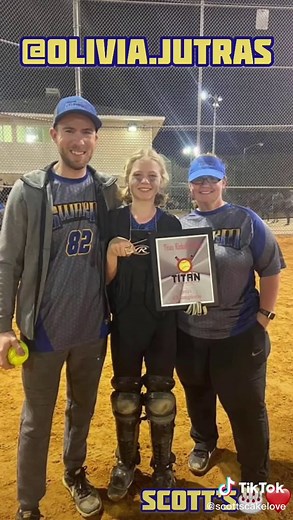 Softball Cupcake Cake Tutorial | Collaboration with Olivia Jutras