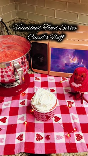 Day 5 of the Valentine’s Treat Series 💌💘💝 Make sure you drain your pineapple and use small curd cottage cheese ☺️❤️ #valentinesday #valentinestreats #dessert #easyrecipe #food @jello