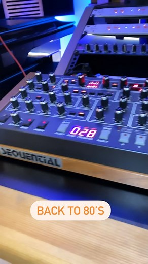 𝙼𝚞𝚜𝚝𝚊𝚏𝚊 𝙲𝚎𝚌𝚎𝚕𝚒 on Instagram: "Studio sweet studio 🎹🎧"