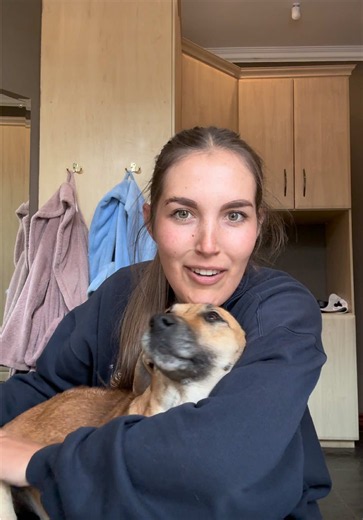 Ons nuutste lid van ons gesin: Daisy – hond wat al haar inspuitings kry