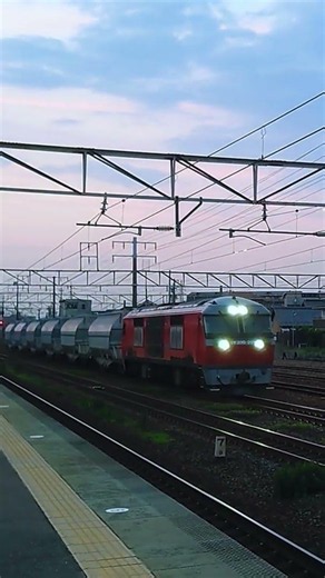 2026年6/11、JR東海道線清洲駅。5283列車【大府→富田(東藤原)】ホキ1100型フライアッシュ列車。牽引∶DF200-201【愛】(アイミー)【稲沢→】