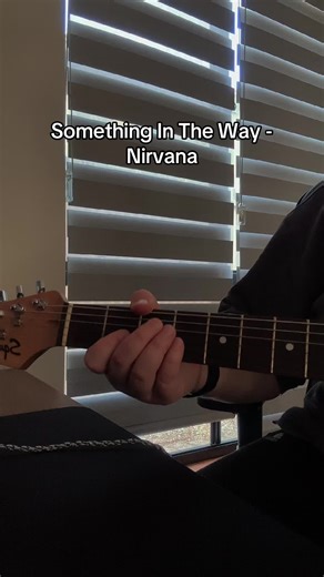 Quick song that @「 ✦ 𝙉𝙄𝙇 ✦ 」 taught me! 😁 #gui#guitarectricguitar #practice #beginner #foryoupage