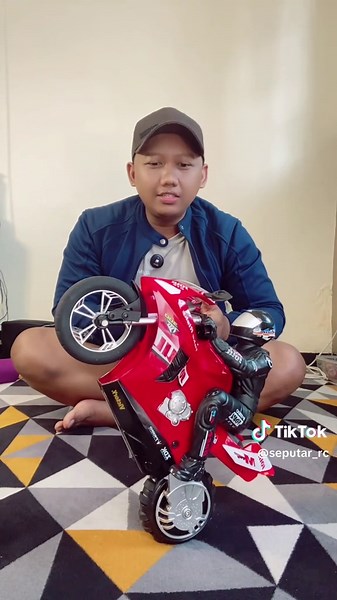 RC Motorcycle with 6-Axis Gyro: Ultimate Control Experience