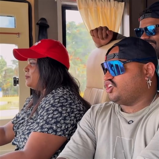 Family trip | E BULL JET