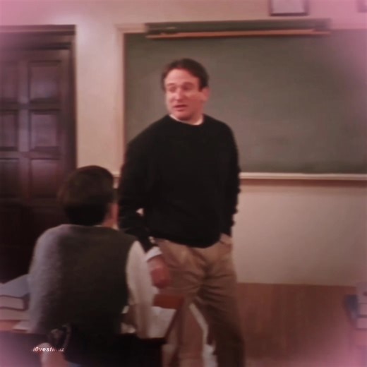 John Keating, you are a diva. #deadpoetssociety #johnkeating #robinwilliams #robinwilliamsedit #johnkeatingedit