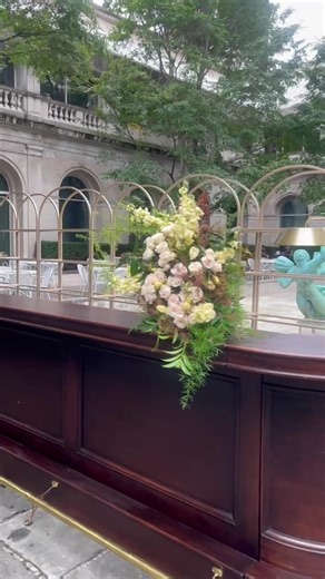 Florals at the @The Art Institute of Chicago with @Bowery & Bash #florist #chicagoflorist #wedding #flowers #chicagoweddings